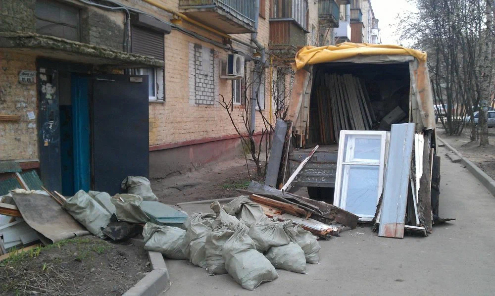 Вывоз мусора после ремонта в Череповце от ПроМусор — цены от 4599 руб., быстро и недорого
