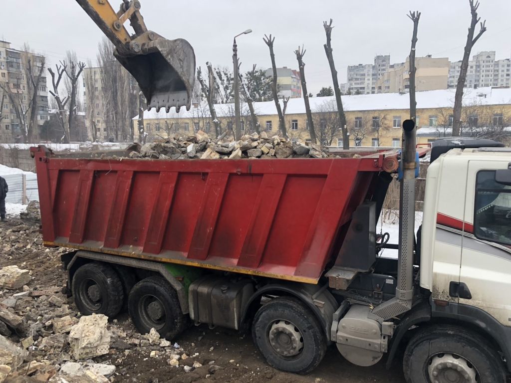 Вывоз мусора Камазом в Череповце в октябре