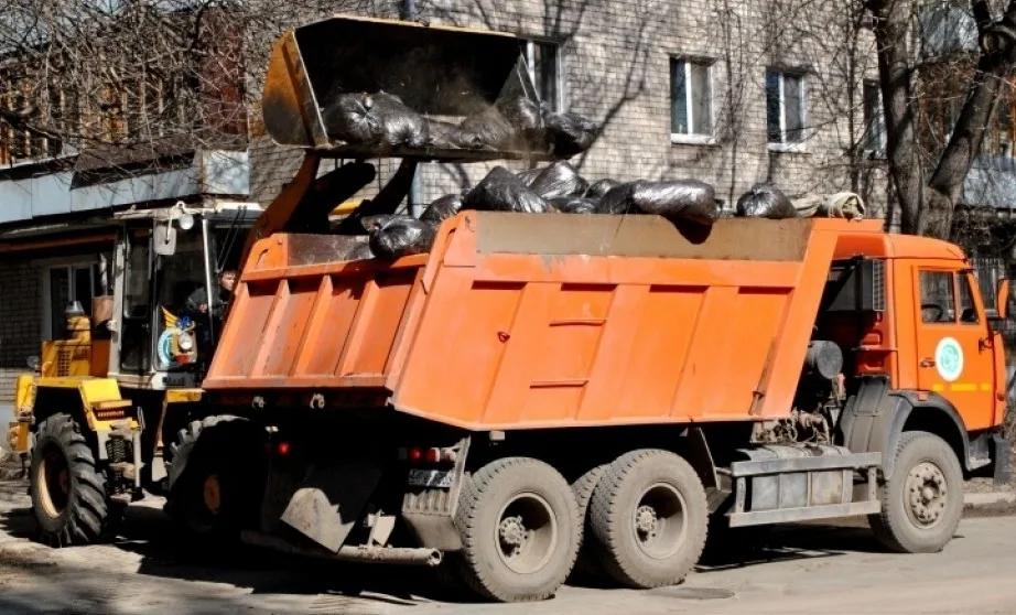 Вывоз мусора грузовым фургоном 5 тонн в Череповце – ПроМусор, аренда, цена от 1584 руб