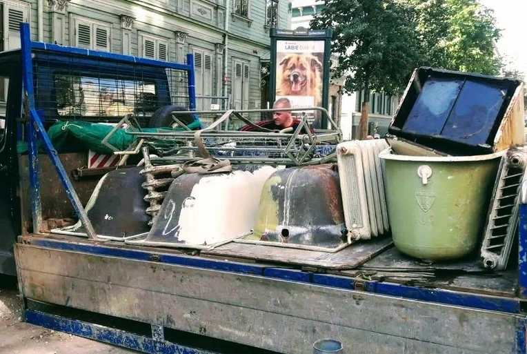 Вывоз старой сантехники в Череповце от ПроМусор: быстро, недорого от 562 руб., утилизация и грузчики
